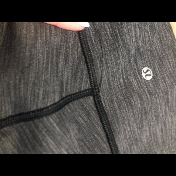 Lululemon Cropped Leggings - Picture 4 of 5